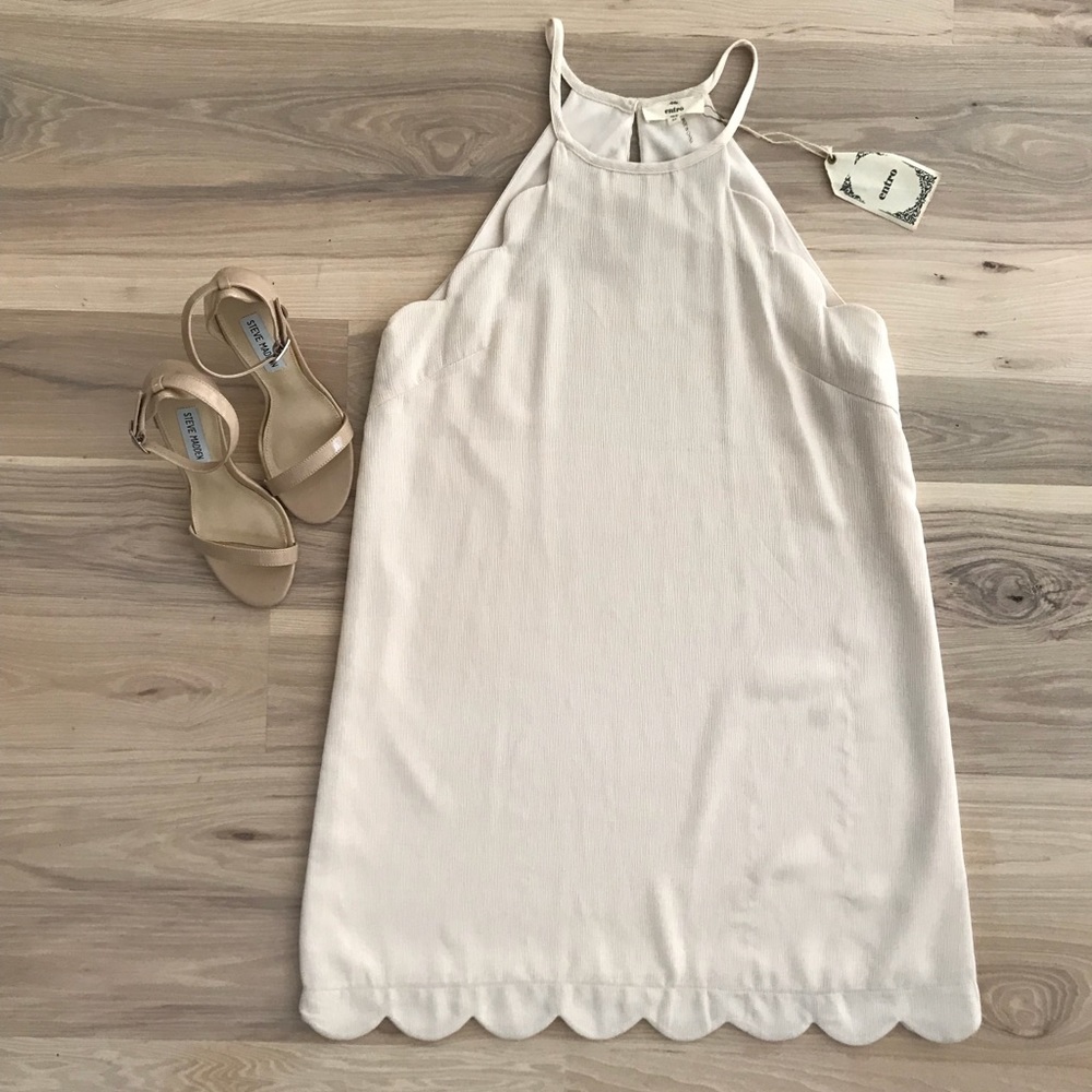 ENTRO | SCALLOPED DRESS - Picture 1 of 5